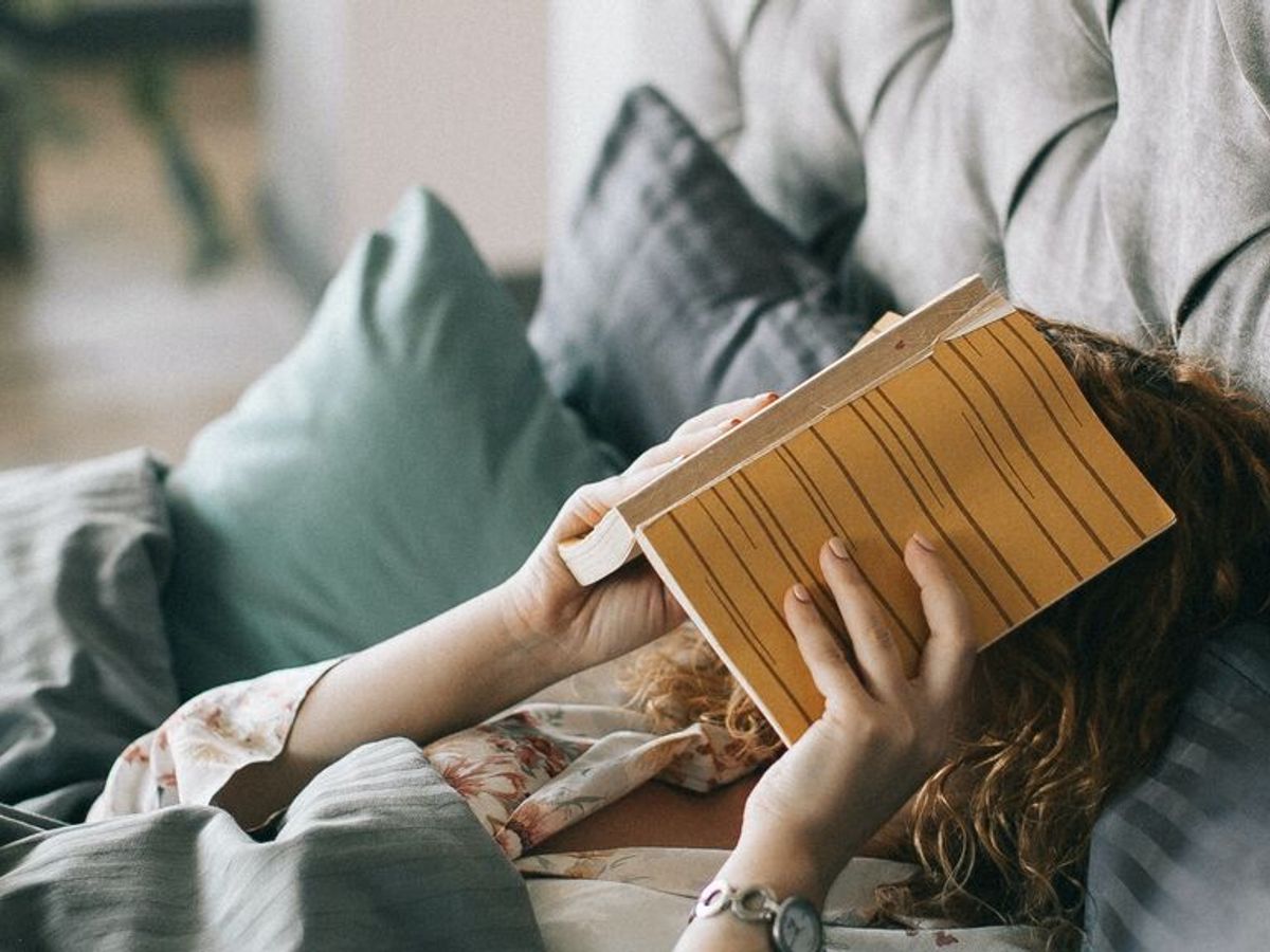 Por qué te quedas dormido en el sofá y luego no puedes en la cama? - Uppers