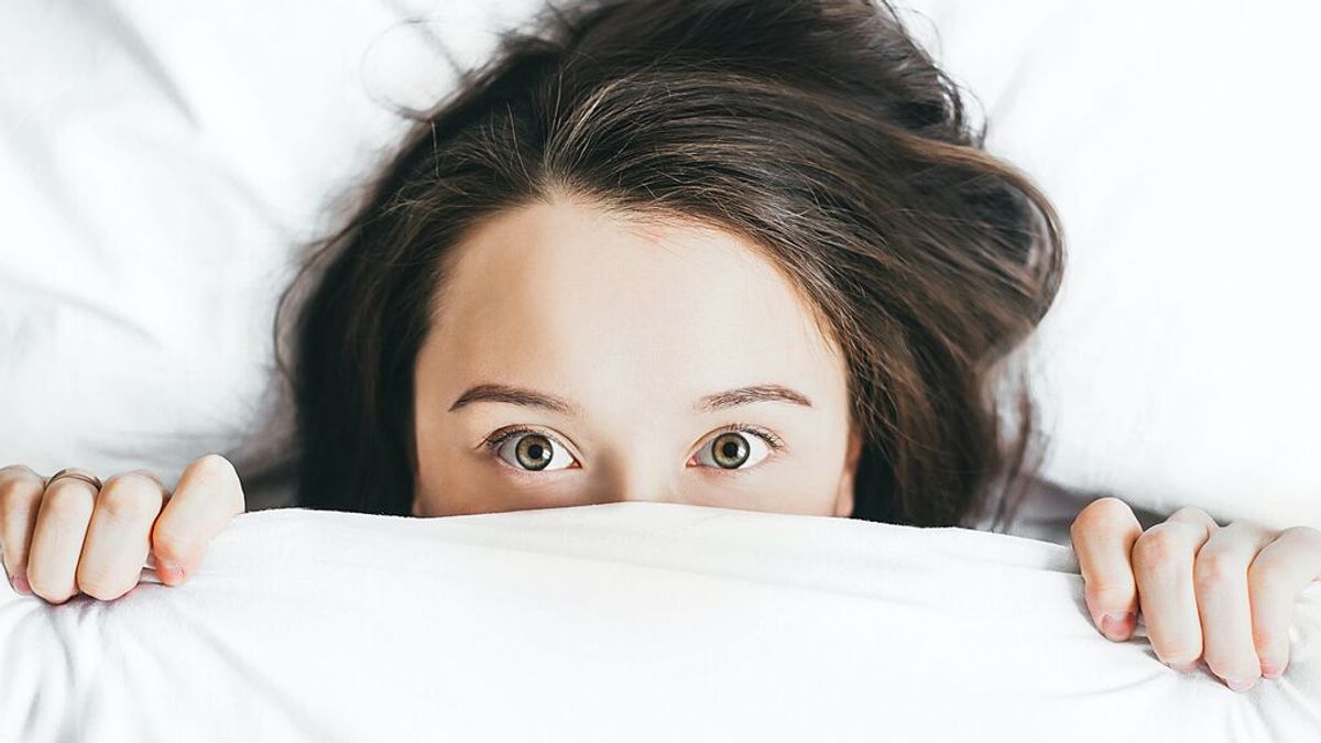 Una mujer oye una misteriosa voz en su aplicación para el sueño: "¿Puedo quitarte las sábanas?"