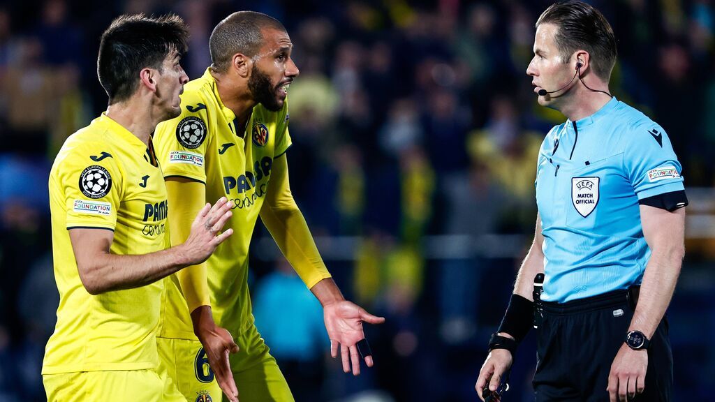 El Villarreal se queja del arbitraje ante el Liverpool: "Ha sido sibilino, muy malo"