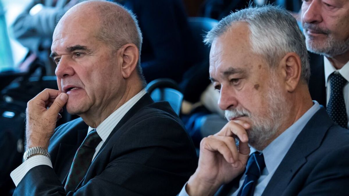 La Fiscalía del Supremo pide que se confirmen las condenas a Chaves y Griñán por eludir los controles La Fiscalía del Supremo pide que se confirmen las condenas a Chaves y Griñán por eludir los controles