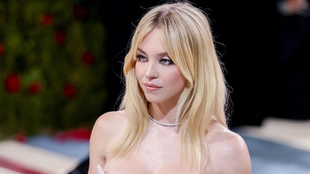 El incómodo momento que Sydney Sweeney vivió en la alfombra roja de la Met Gala: "¡Vamos, muéstranos esas tetas!"