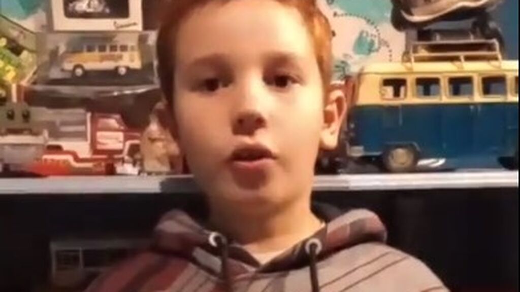 Un niño inicia una colecta solidaria en internet para comprarle unas gafas a su compañero de clase
