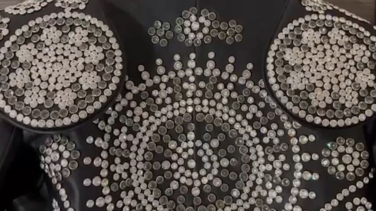 Una torera y 50.000 cristales de Swarovski: así es el traje de Palomo Spain para Chanel en Eurovisión
