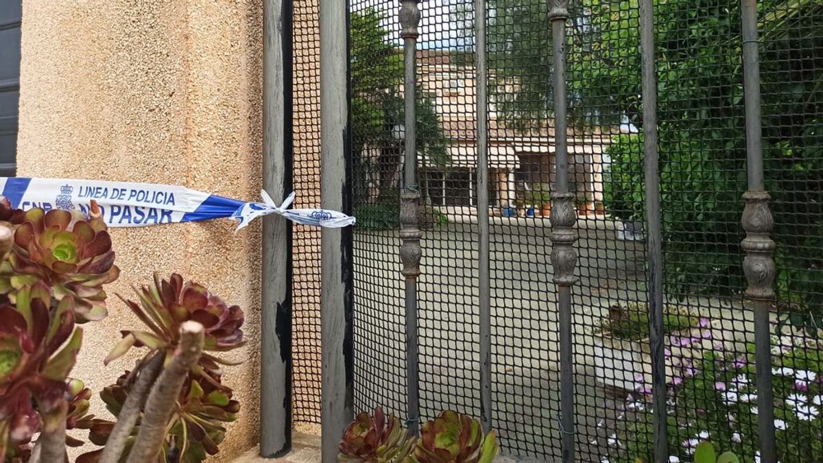 Matan de varios disparos a una mujer de 79 años en su chalet de una urbanización de Elche Matan de varios disparos a una mujer de 79 años en su chalet de una urbanización de Elche