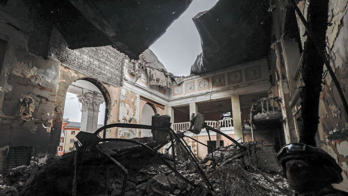 Una nueva investigación eleva a 600 los civiles muertos en el ataque ruso al teatro de Mariúpol