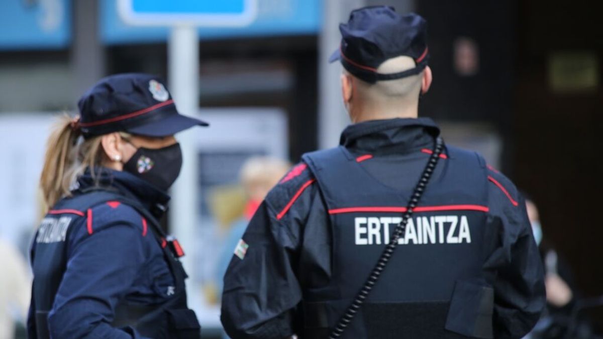 Patrulla de la Ertzaintza Patrulla de la Ertzaintza
