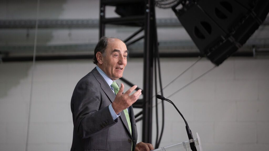 El presidente de Iberdrola: "Solo los tontos que siguen con la tarifa regulada por el Gobierno" pagan más luz
