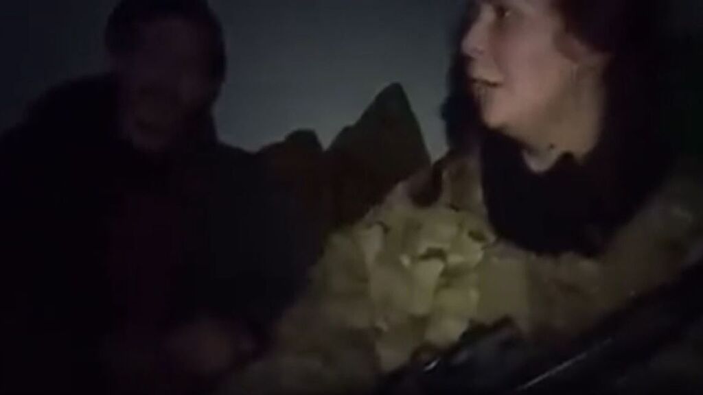 Milicianos y milicianas de Ucrania cantan para mostrar su álgida moral en la acería Azovstal