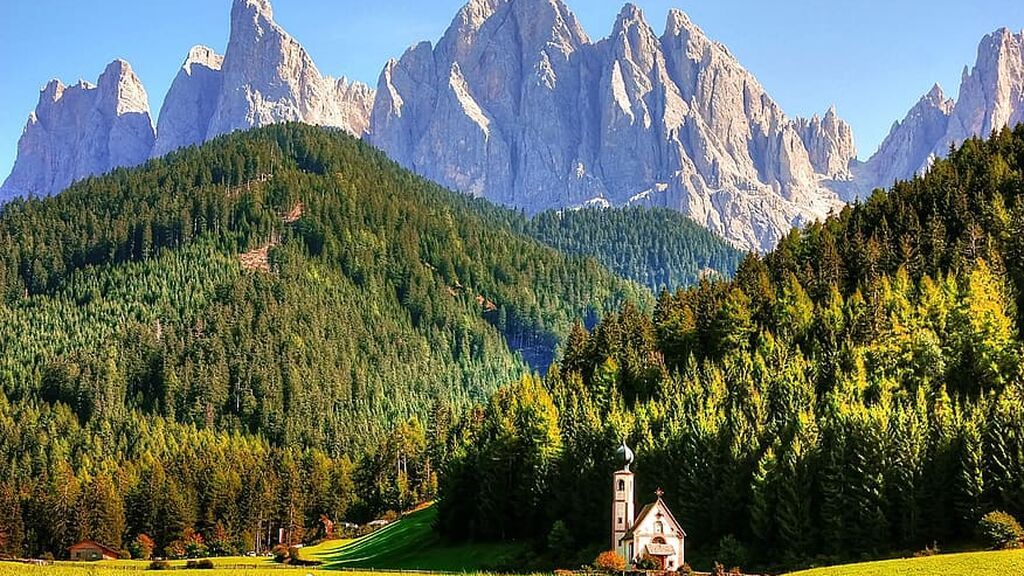 odle-dolomites-mountains-italy