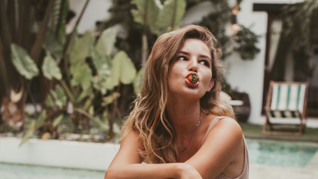 mujer.fruta