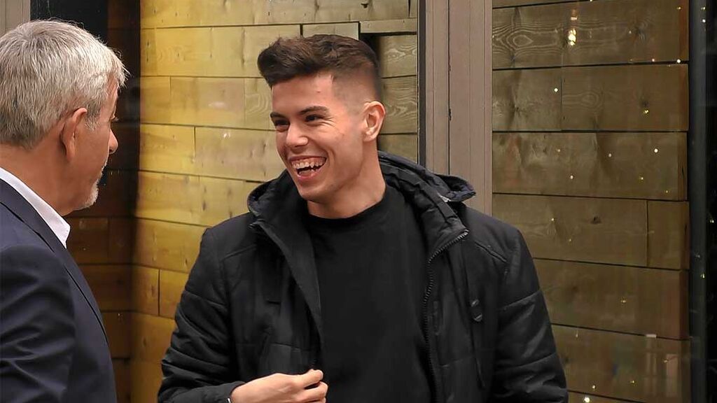 Luis cumple el deseo de sus padres en ‘First Dates’: “Si no, no me dejan entrar en casa”