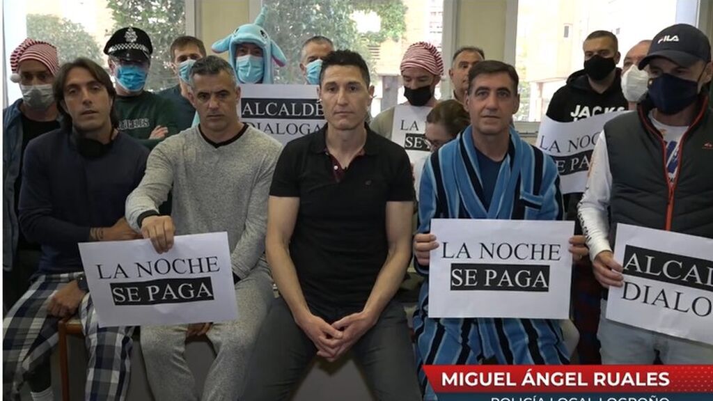 La Policía local de Logroño se manifiestan en pijama y pide el reconocimiento de la nocturnidad: "El equipo de gobierno no quiere negociar"