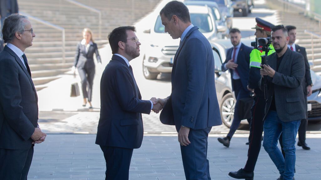 La breve conversación entre Sánchez y Aragonès en Barcelona