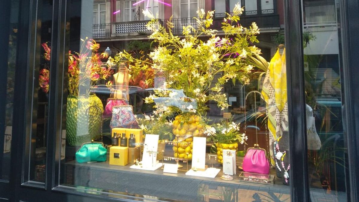 Escaparate perfumería Ruiz de Ocenda en Bilbao Escaparate perfumería Ruiz de Ocenda en Bilbao