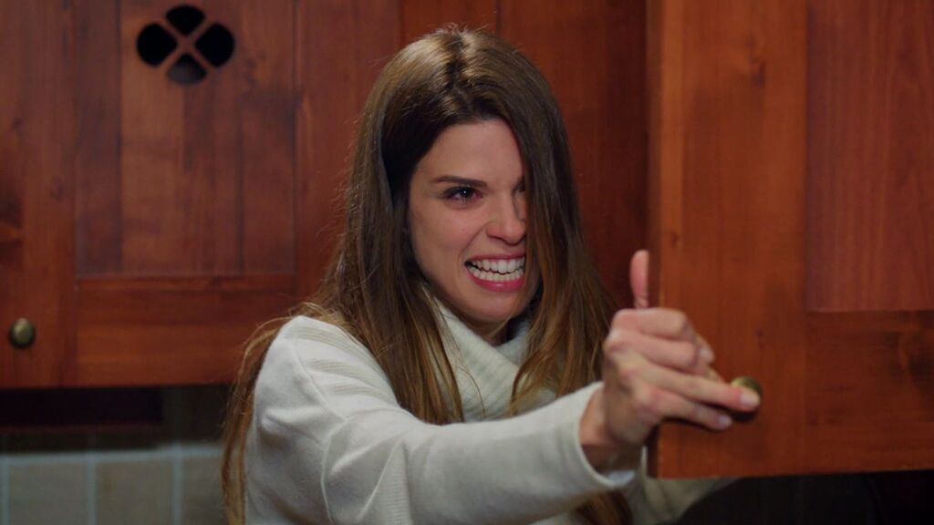Arzu tiende una trampa a Hasret