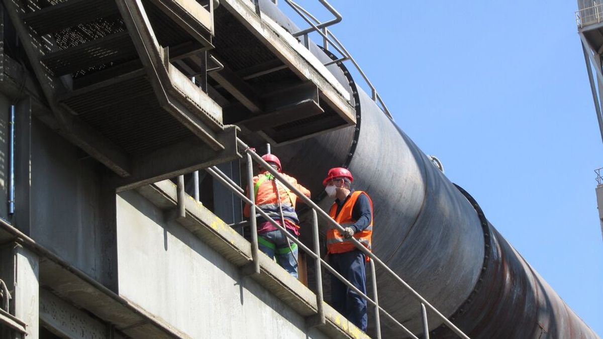 Parón de la gran industria en marzo y nervios ante el retraso del tope al precio del gas Parón de la gran industria en marzo y nervios ante el retraso del tope al precio del gas