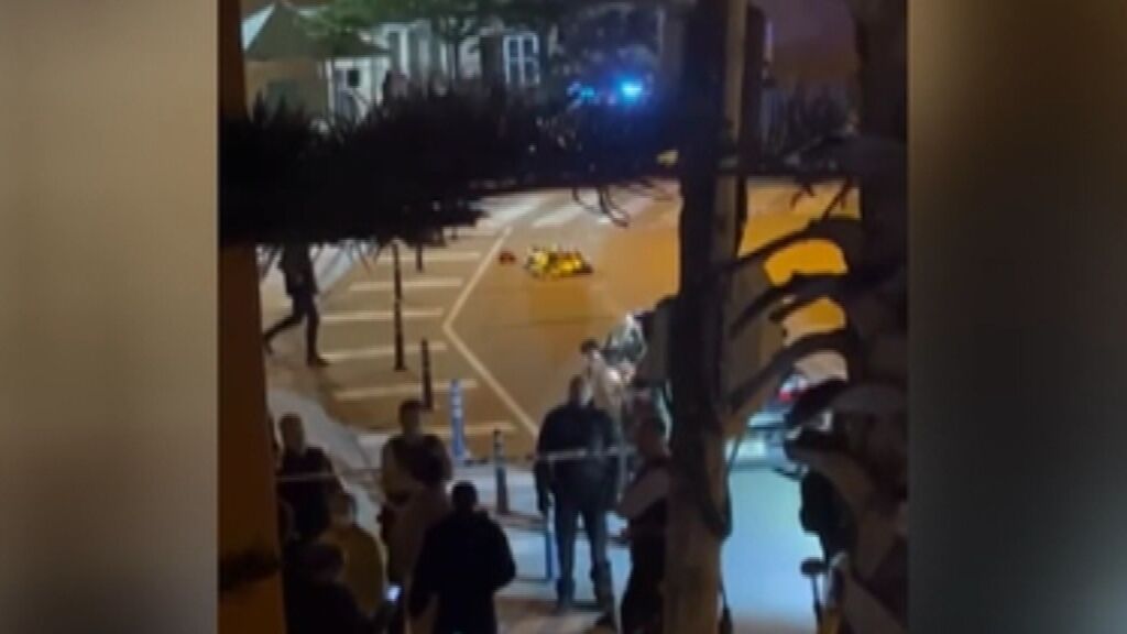 Los Mossos investigan la muerte violenta de un joven apuñalado en plena calle en Pineda de Mar