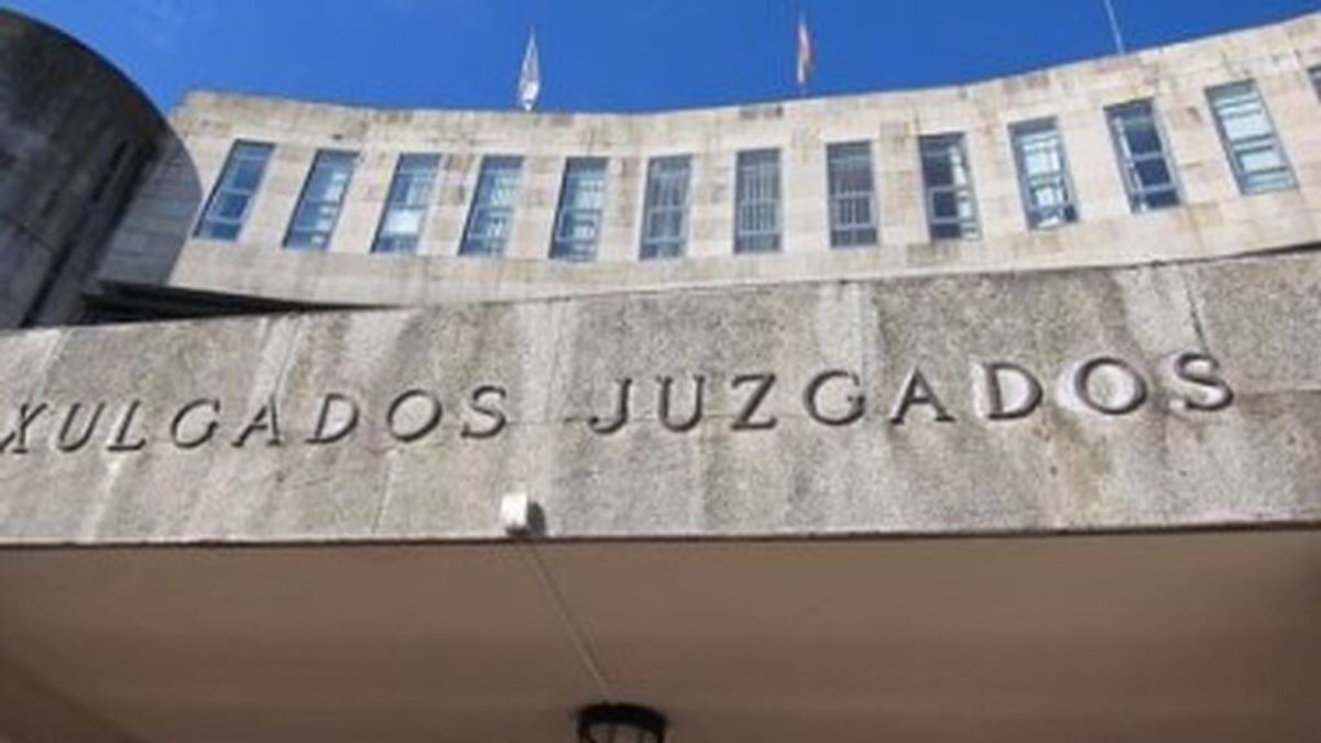 Piden 45 años de cárcel para dos hombres que mataron a un amigo para quedarse con 20.000 euros de la herencia de su madre en Ourense Piden 45 años de cárcel para dos hombres que mataron a un amigo para quedarse con 20.000 euros de la herencia de su madre en Ourense
