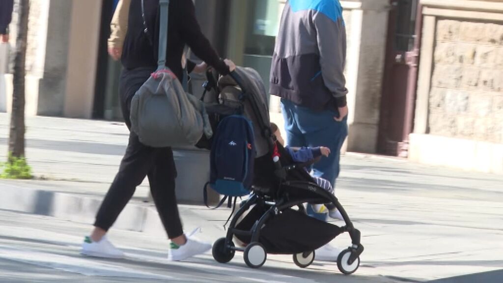 Los peatones salvan la vida a un bebé en Tarragona: "Escuché un grito de desespero y corrí a ayudar"