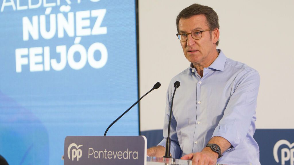Feijóo dice que el "pegamento" del Gobierno es criticar al PP