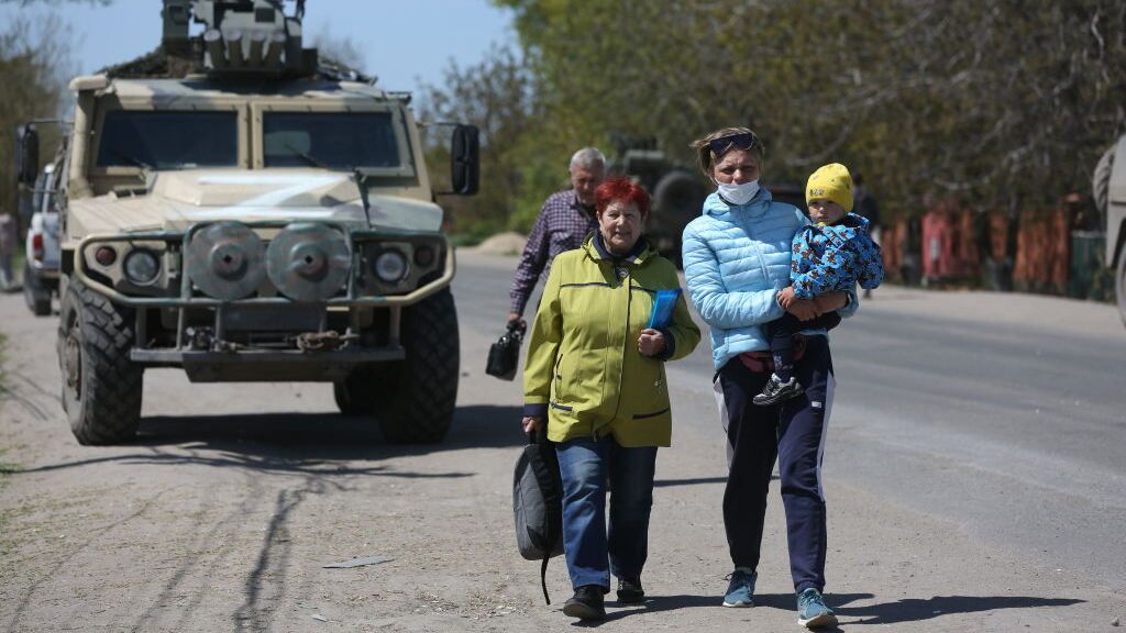 Ucrania confirma la evacuación de todas las mujeres, niños y ancianos de la acería de Mariúpol