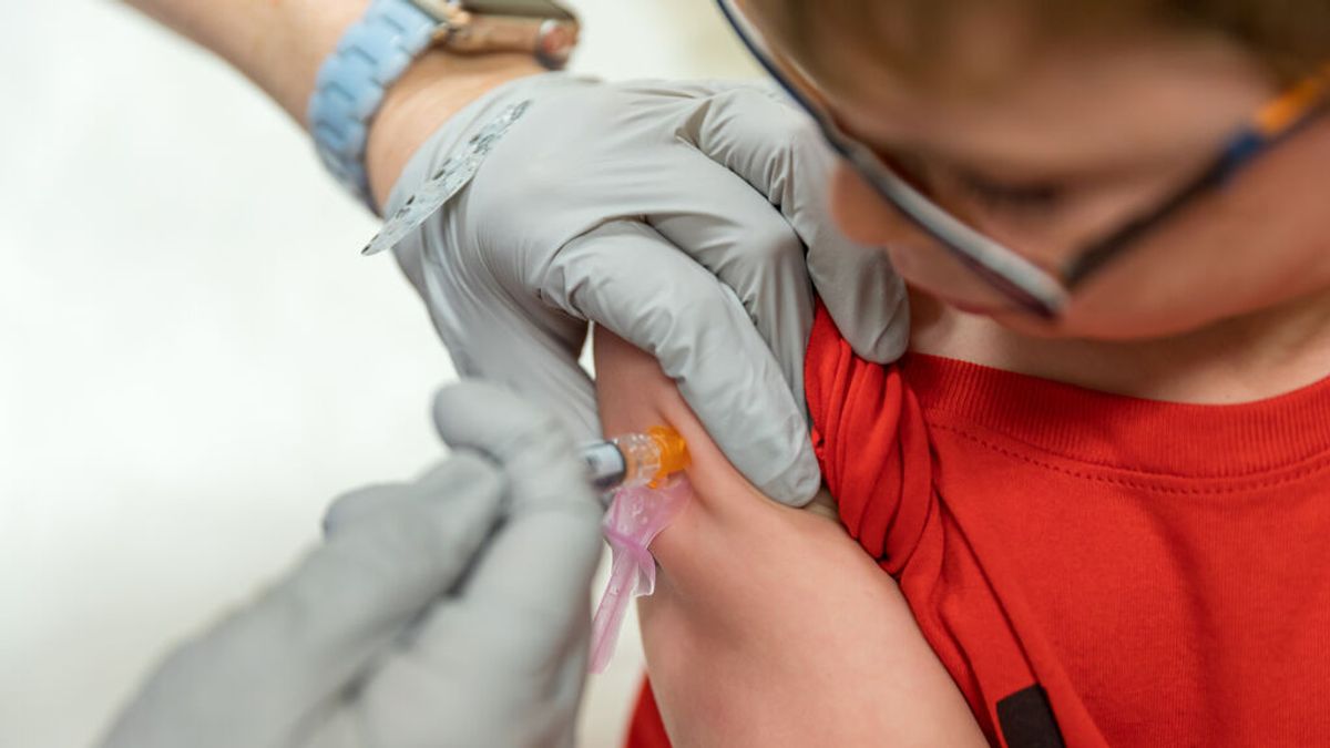 Vacunar del virus del papiloma humano también a niños: ¿una realidad en toda España en 2023?