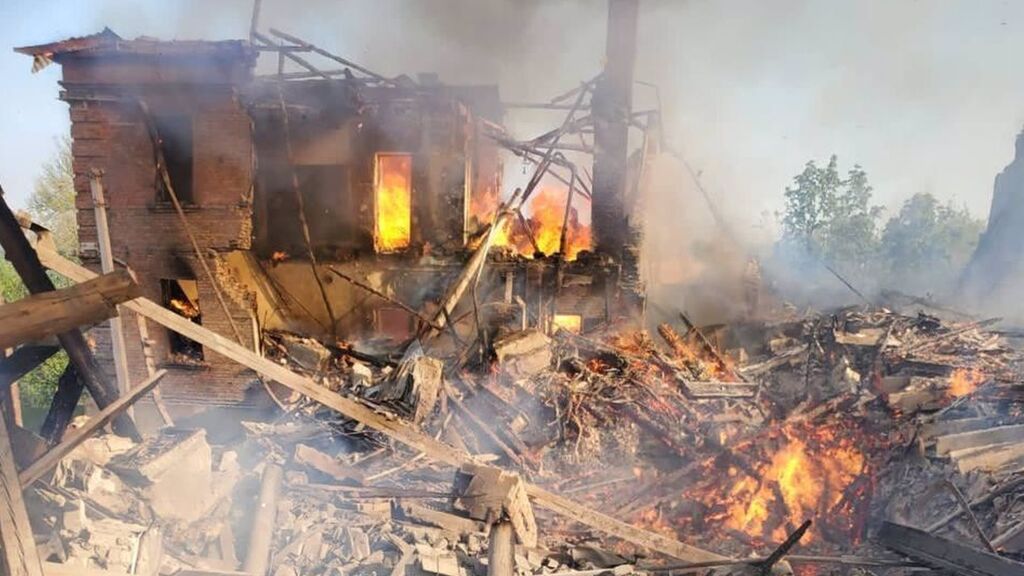 Escuela bombardeada en Lugansk