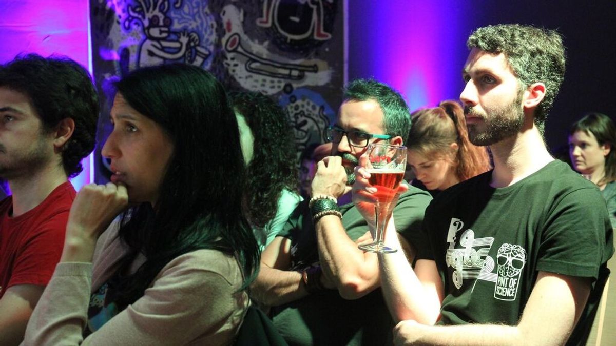 Cerveza y ciencia: bares de Valencia ofrecen charlas para dar a conocer el trabajo de los investigadores Cerveza y ciencia: bares de Valencia ofrecen charlas para dar a conocer el trabajo de los investigadores