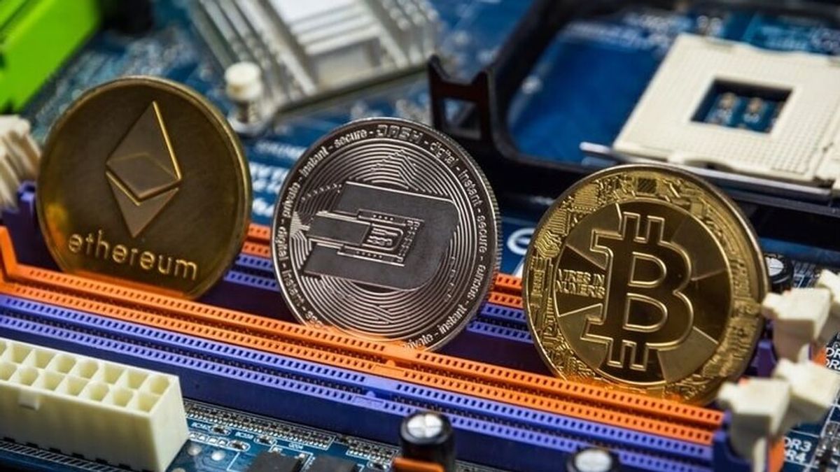 Representación de ethereum, dogecoin y bitcoin Representación de ethereum, dogecoin y bitcoin