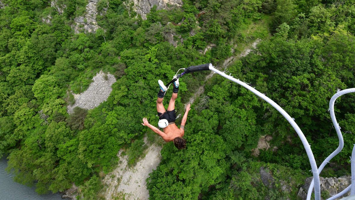 Un joven ingresado tras caer 40 metros al soltarse la soga mientras hacía bungee jumping en Salta