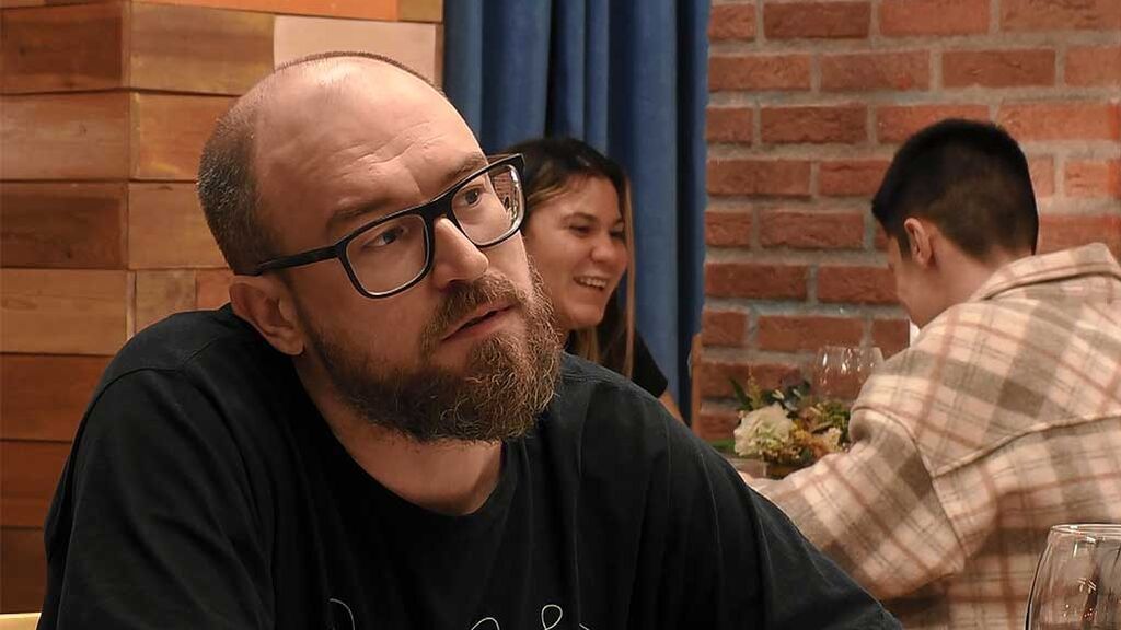 Robin, el primer hombre que busca a una mujer feminista en ‘First Dates’