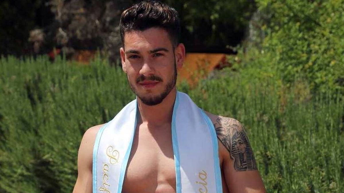 El mister España que mató a cuchilladas a su padre acepta la condena de 15 años de cárcel El mister España que mató a cuchilladas a su padre acepta la condena de 15 años de cárcel