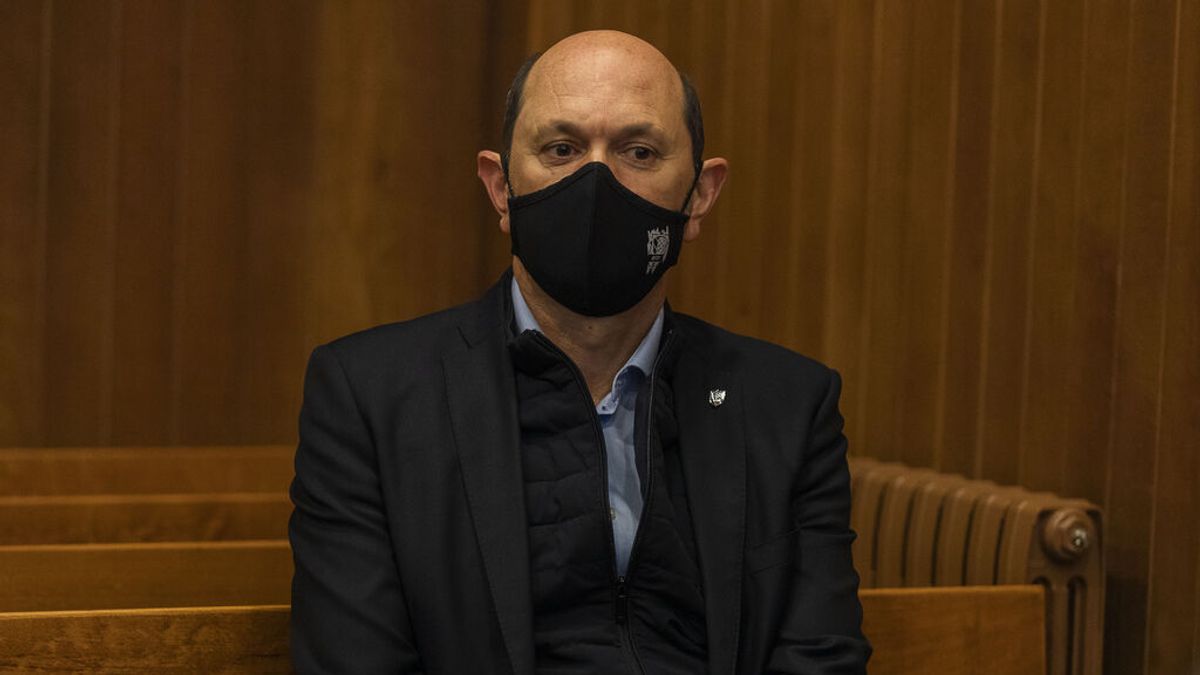 Absuelven a Rafael Louzán de fraude, pero mantienen 7 años de inhabilitación Absuelven a Rafael Louzán de fraude, pero mantienen 7 años de inhabilitación