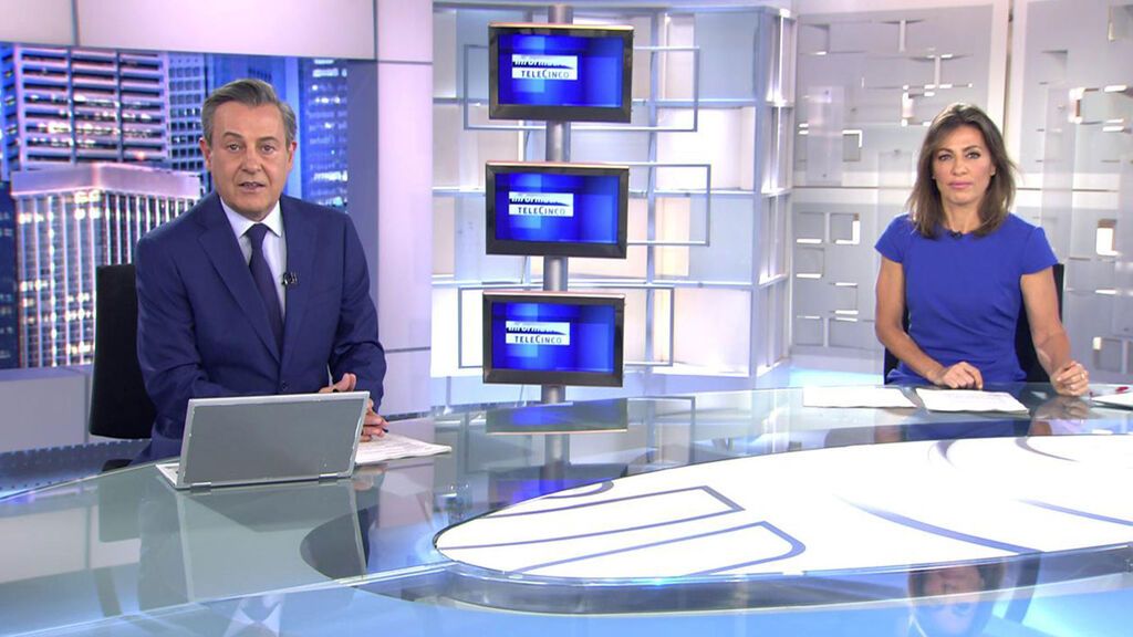 Con José Ribagorda y Ángeles Blanco Informativos Telecinco 2022 Noche 08/05/2022