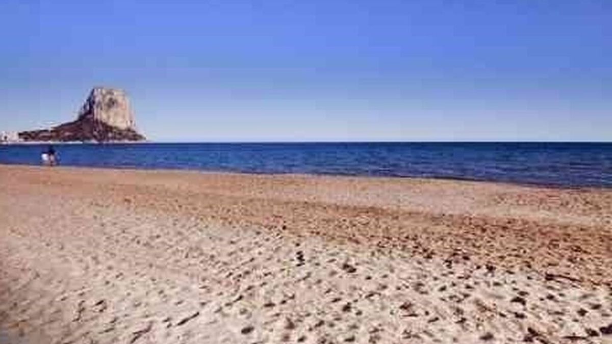 Fallece un hombre ahogado en una playa de Calpe Fallece un hombre ahogado en una playa de Calpe