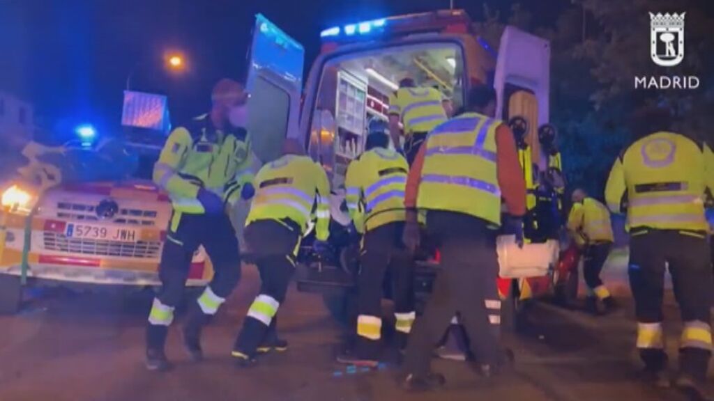 Herido muy grave un joven tras chocar en monopatín contra un autobús de la EMT de Madrid