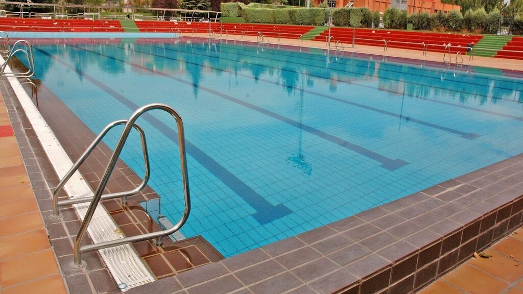 Las piscinas de verano abrirán en Madrid este sábado, víspera de San Isidro