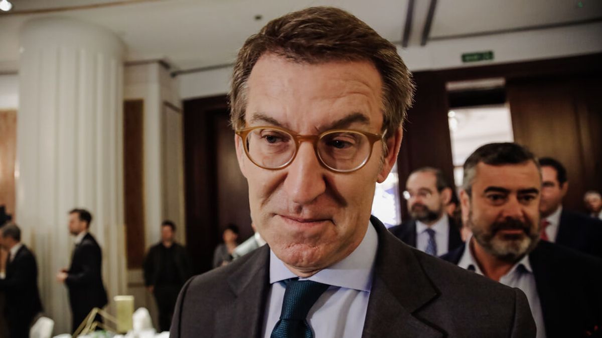 Feijóo califica de "afrenta injustificable" la destitución de la directora del CNI y Abascal llama a Sánchez "autócrata" Feijóo califica de "afrenta injustificable" la destitución de la directora del CNI y Abascal llama a Sánchez "autócrata"