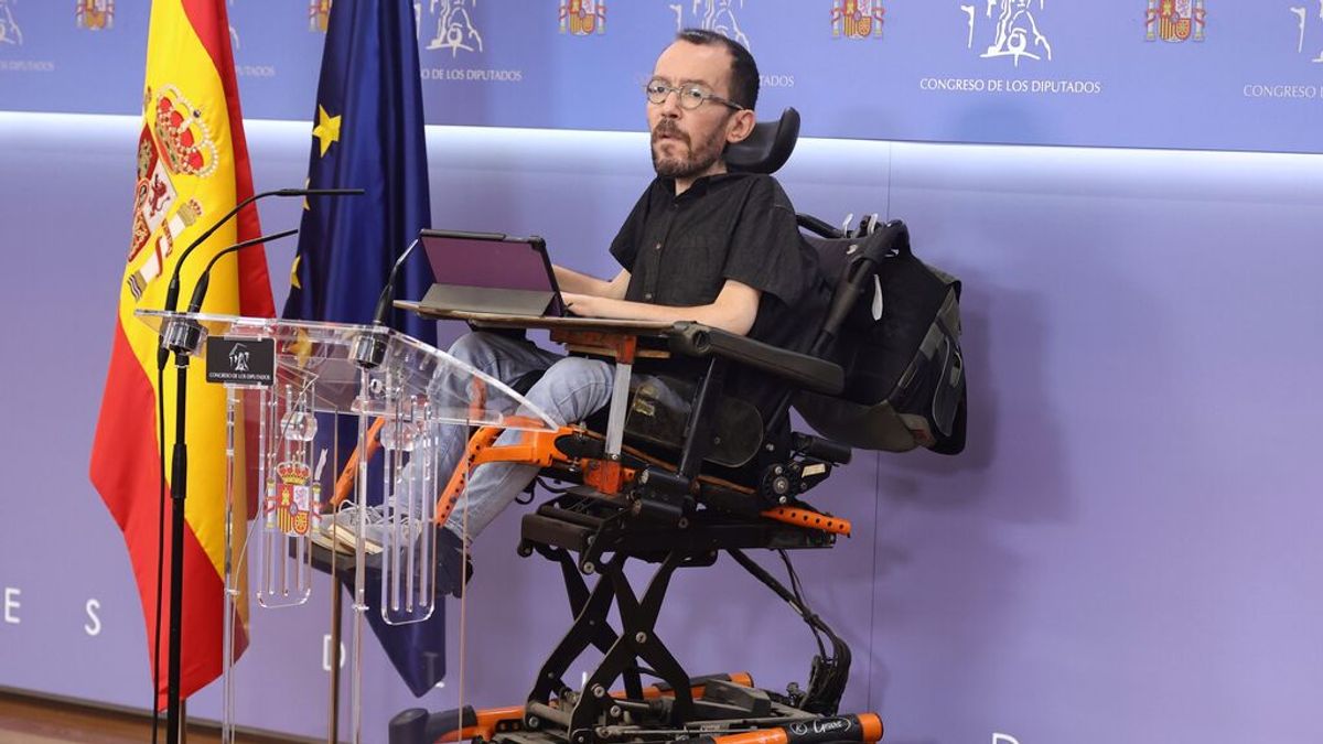 Podemos no se conforma con la destitución de Esteban y requiere "más medidas valientes" Podemos no se conforma con la destitución de Esteban y requiere "más medidas valientes"