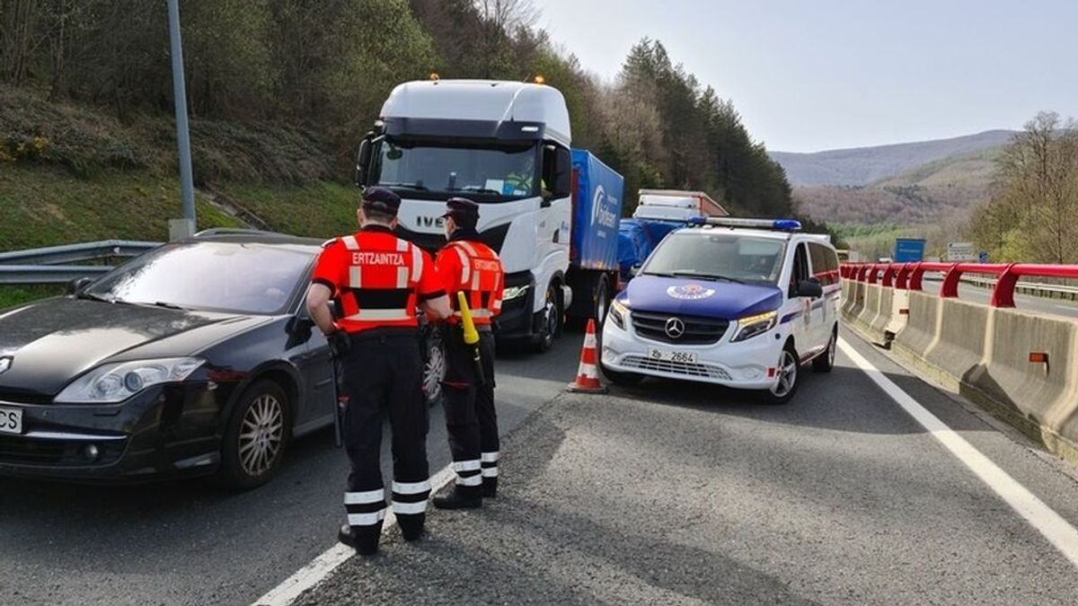 Detenido en Andoain tras intentar atropellar a un ertzaina y dar positivo en drogas Detenido en Andoain tras intentar atropellar a un ertzaina y dar positivo en drogas