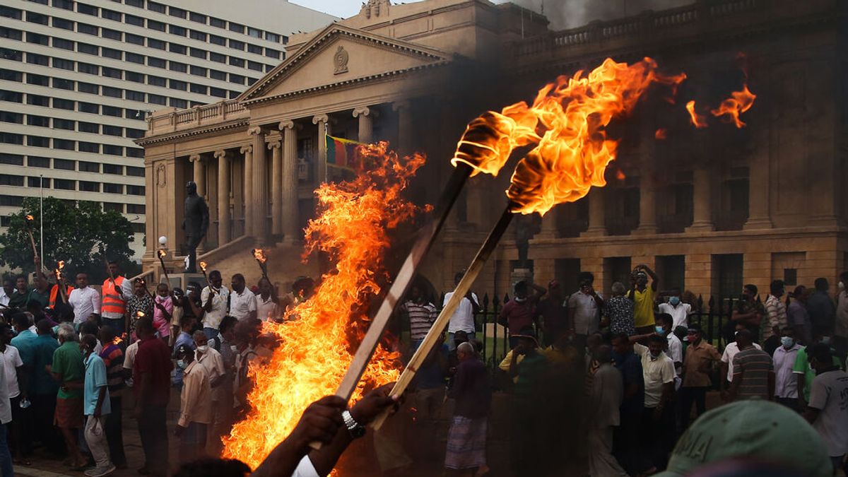 Arde Sri Lanka: el Gobierno está acorralado ante la ira violenta del pueblo