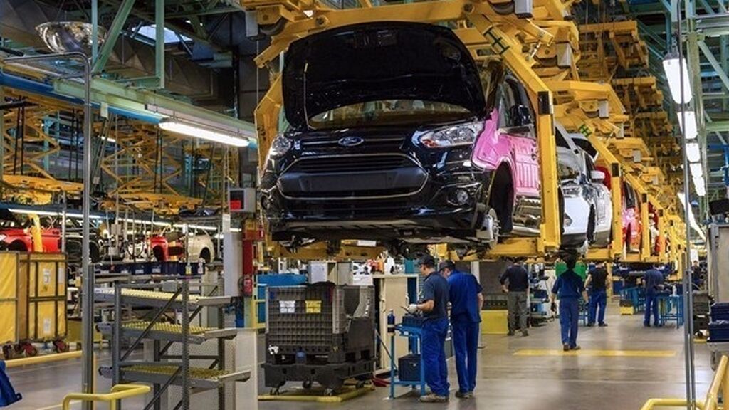 Ford Almussafes vuelve a paralizar su producción por falta de microchips