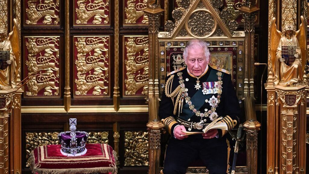 El príncipe Carlos sustituye a Isabel II en el discurso de apertura del Parlamento británico