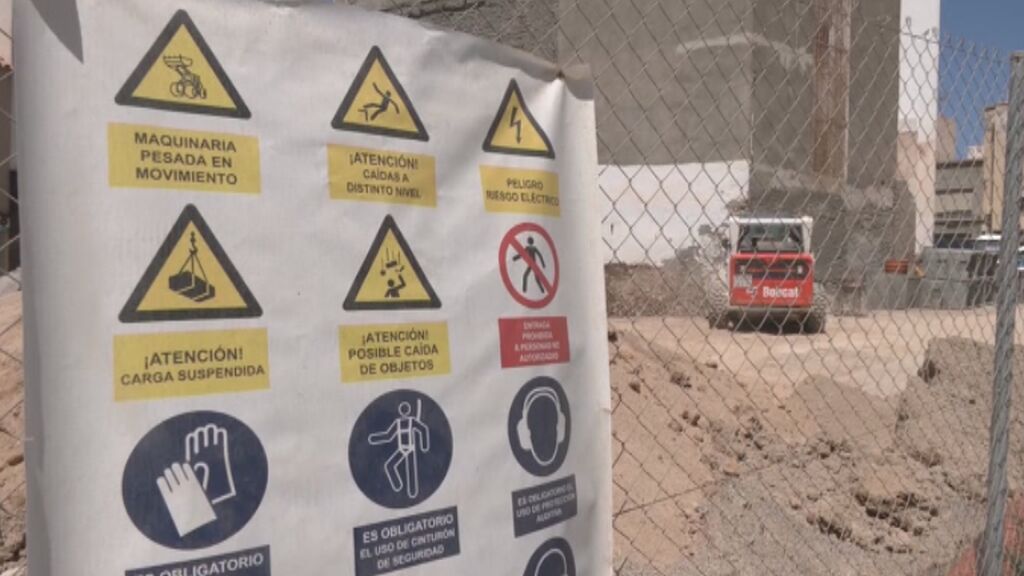Los propietarios de unas VPO de Almería tienen que pagar 40.000 euros más por el encarecimiento de los materiales