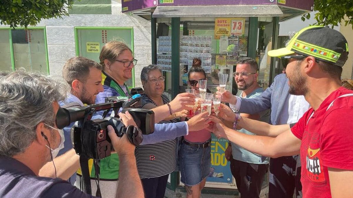 José María Márquez, el cuponero que ha repartido más de un millón en Puerto Real: “Aún no me lo creo” José María Márquez, el cuponero que ha repartido más de un millón en Puerto Real: “Aún no me lo creo”