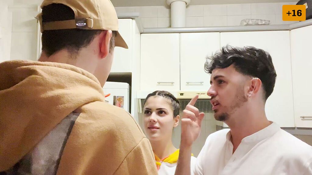 Jorge Cyrus y sus amigos reaccionan al ver por primera vez su nueva nariz (2/2)