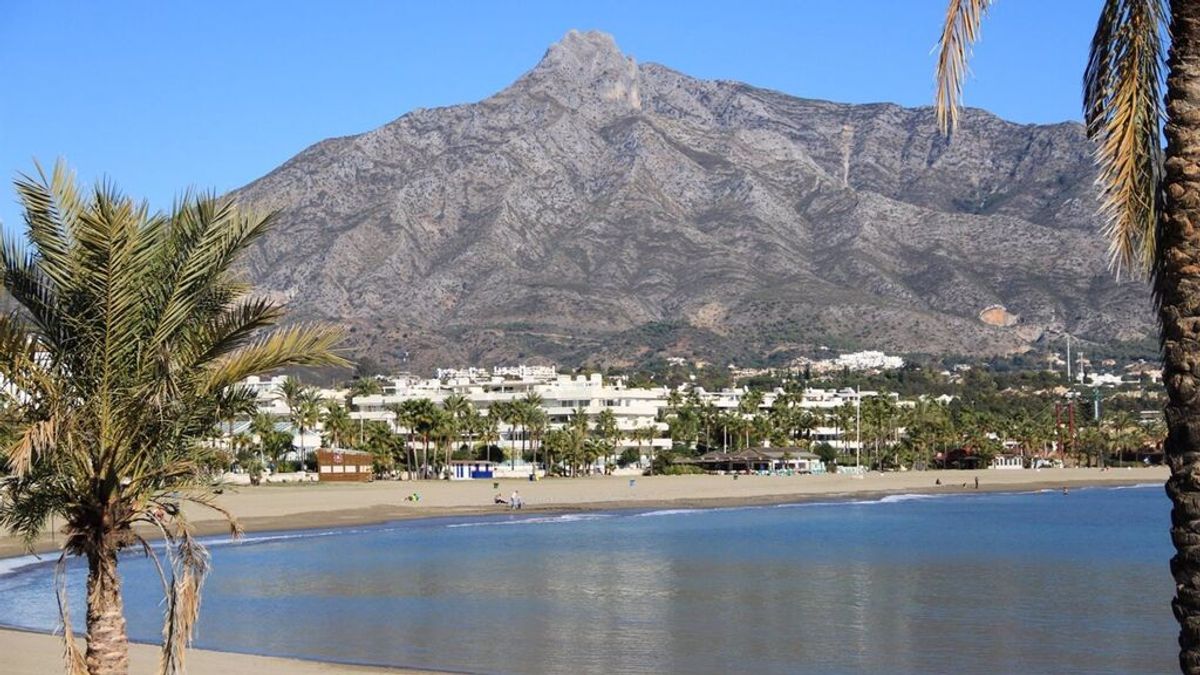 Marbella, líder de Andalucía en playas con bandera azul y suma una nueva este verano