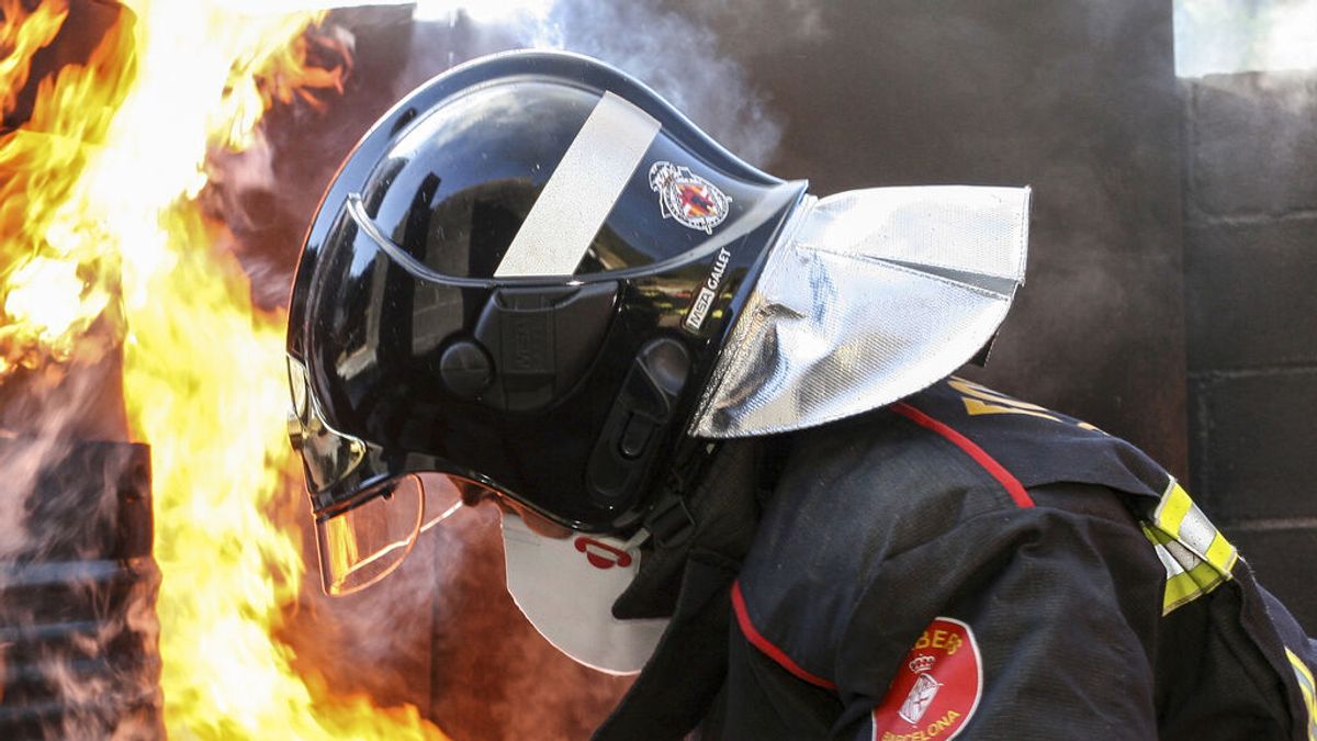 Muere un hombre en un incendio en un piso del Eixample de Barcelona Muere un hombre en un incendio en un piso del Eixample de Barcelona