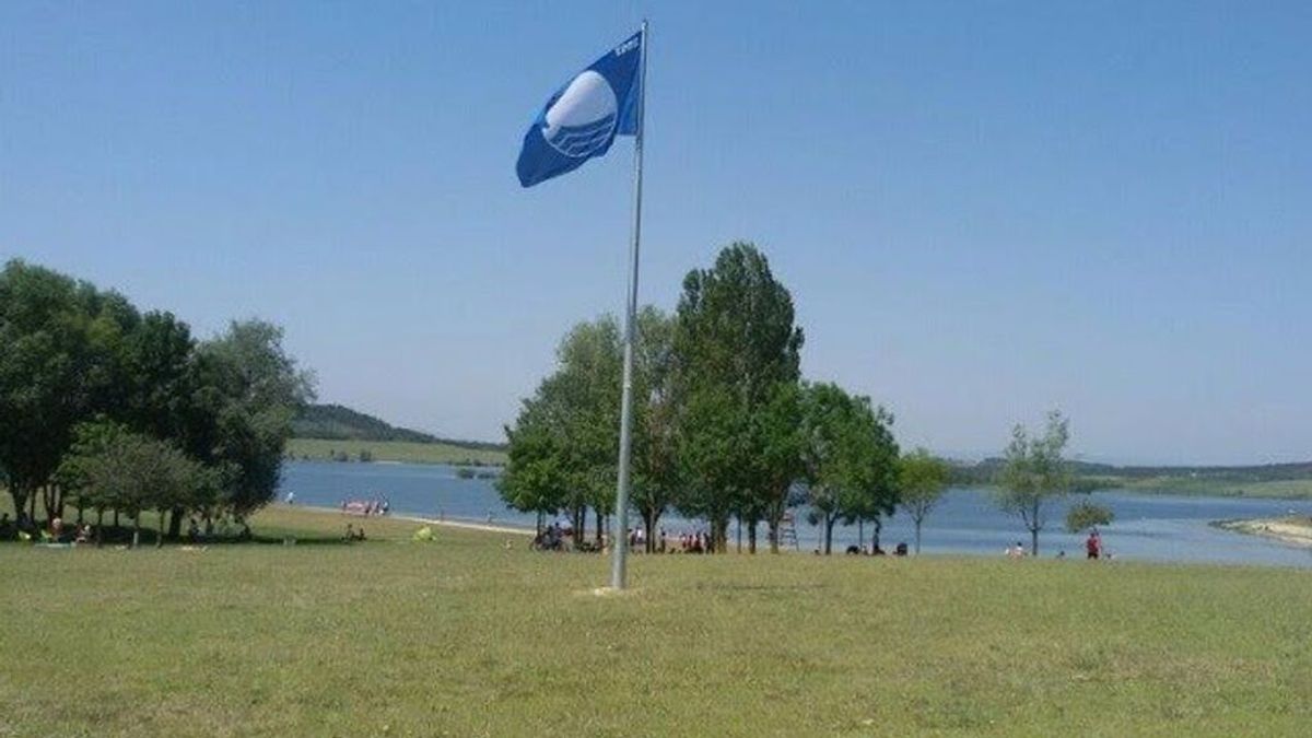 Las tres playas alavesas de Landa y Garaio consiguen las únicas 'banderas azules' otorgadas en Euskadi Las tres playas alavesas de Landa y Garaio consiguen las únicas 'banderas azules' otorgadas en Euskadi