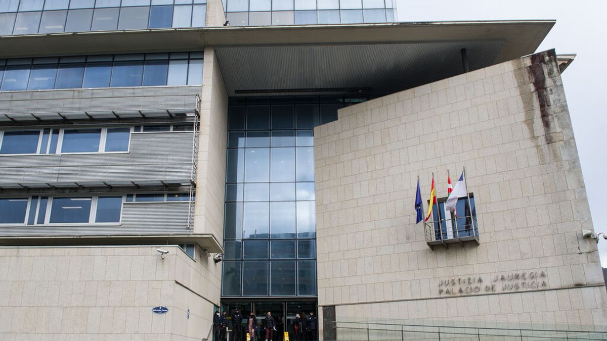 Una madre de San Sebastián pierde la custodia de su hijo por cambiar el domicilio a Pamplona Una madre de San Sebastián pierde la custodia de su hijo por cambiar el domicilio a Pamplona